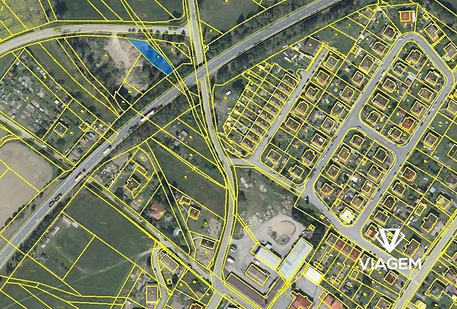 Prodej podílu 1/3 pole 216 m²
